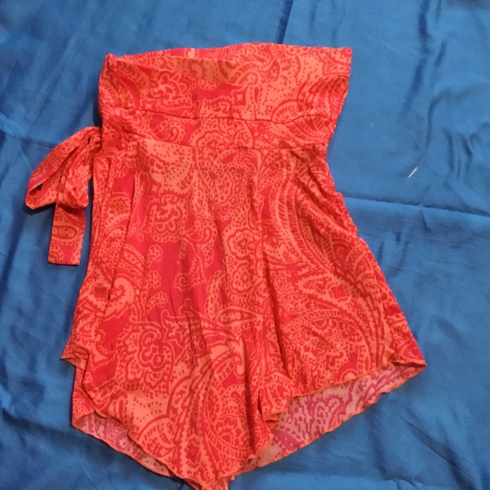 Guess Strapless Top - Picture 2 of 3